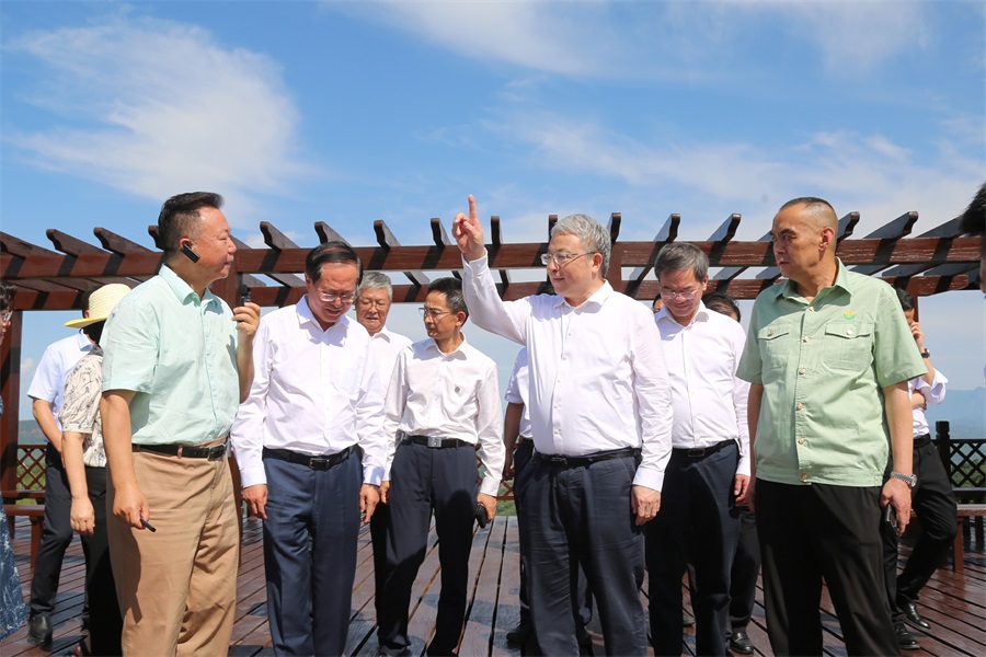 2024.06.23全國(guó)政協(xié)副主席、民盟中央常務(wù)副主席、中國(guó)科學(xué)院院士、清華大學(xué)副校長(zhǎng)王光謙蒞臨金徽股份視察.jpg