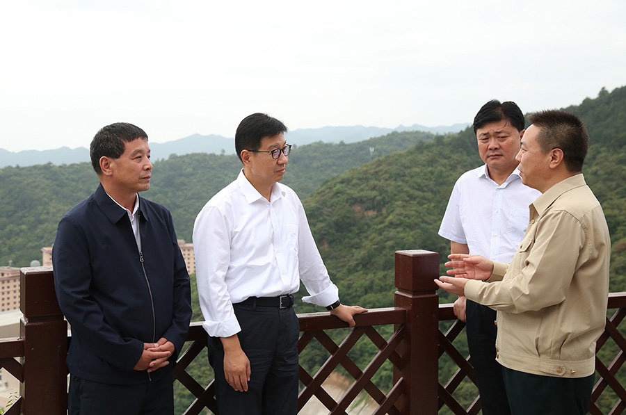 13-2021年8月，省委常委、副省長(zhǎng)張錦剛蒞臨公司檢查指導(dǎo)工作。.jpg