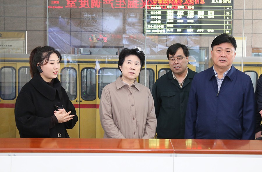 36-2023年3月，省生態(tài)環(huán)境廳黨組書記蘇君蒞臨金徽股份調(diào)研綠色礦山及“兩山”實(shí)踐創(chuàng)新基地建設(shè)情況。.jpg