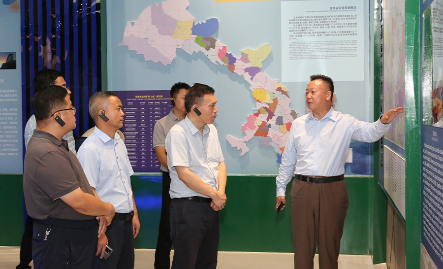 10.3-2022年08月，省科技廳副廳長(zhǎng)牛振明蒞臨金徽股份指導(dǎo)工作。.jpg