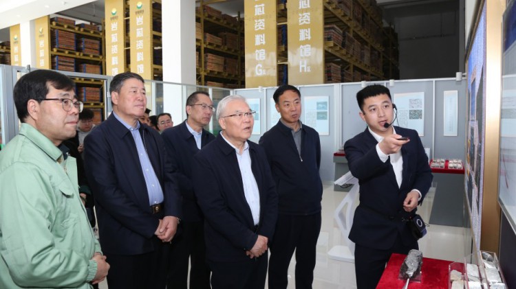 全國政協(xié)常委、省政協(xié)副主席尚勛武蒞臨金徽股份調研綠色礦山建設工作